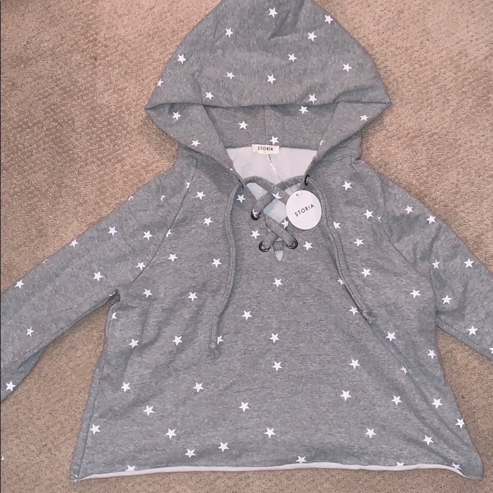 Cropped star hoodie